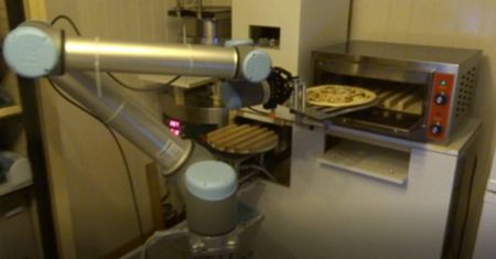 Robot, który zrobi ci pizzę. Zajmie mu to mniej niż pięć minut