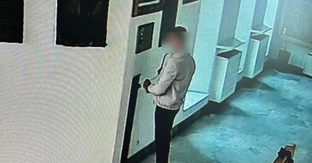 Przyłapali go w kościele. Wszystko się nagrało