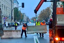 Szykują się na marsz. Policja rozstawiła zapory w Warszawie