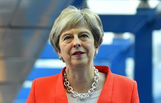 Theresa May zostaje. "Niezależnie od wyniku, to oznacza jej polityczny koniec"