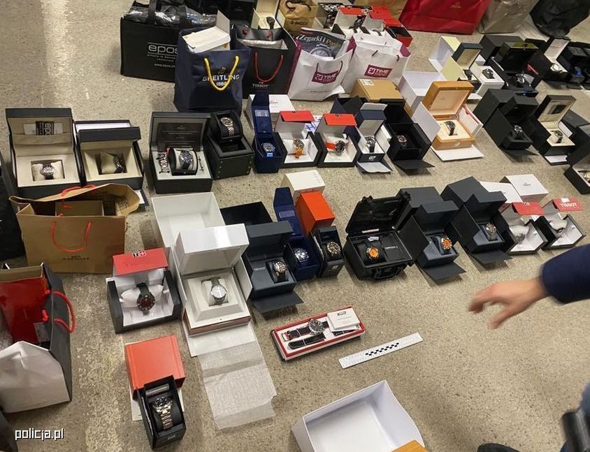 42-letni mężczyzna wyprowadził z firmy  pieniądze i naraził ją na straty sięgające ponad 13 milionów złotych.