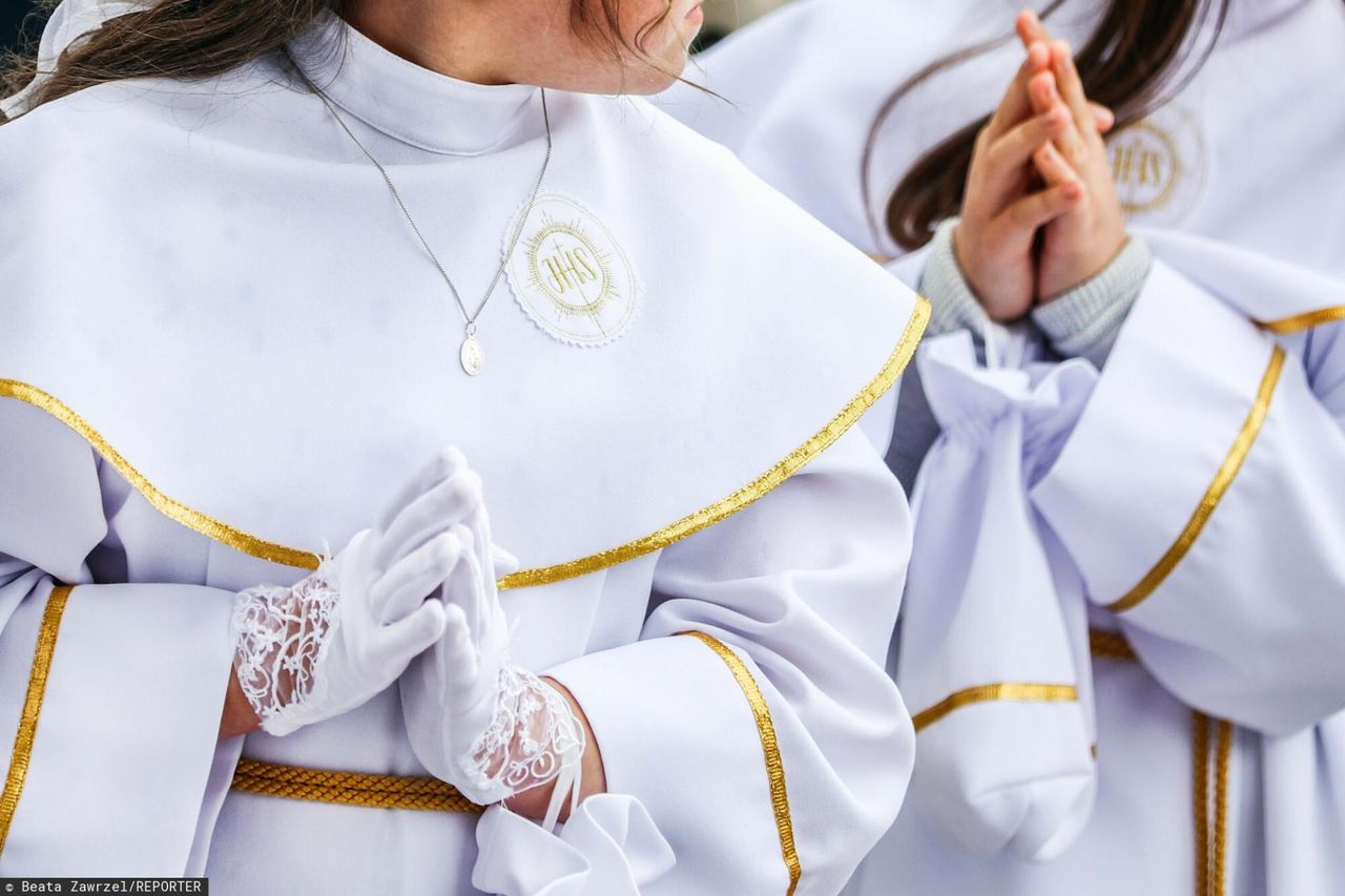 Ile kosztuje Pierwsza Komunia Święta? Ceny powalają. "Zapłaciłam więcej niż za wesele"