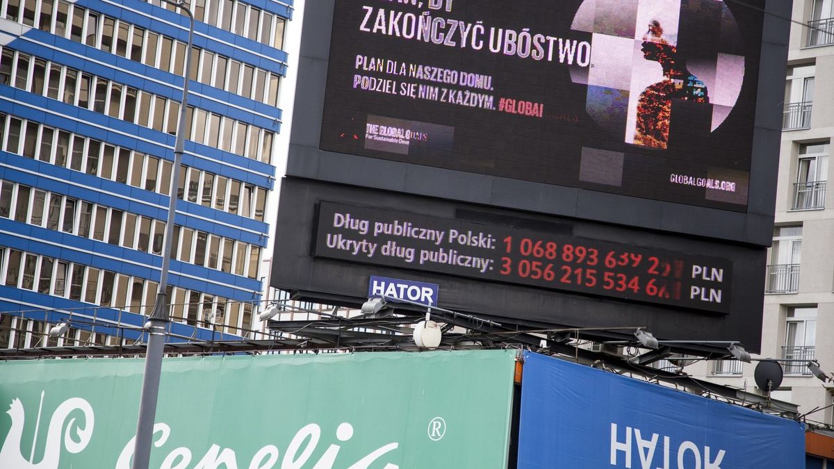 Dwa lata temu dług sektora finansów publicznych przekroczył 1050 mld zł. Wyżej już nie był
