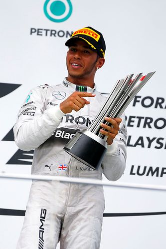 Bezproblemowe zwycięstwo w Malezji zanotował Lewis Hamilton