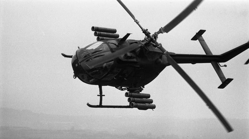 Bo 105 z wyrzutniami ppk HOT.