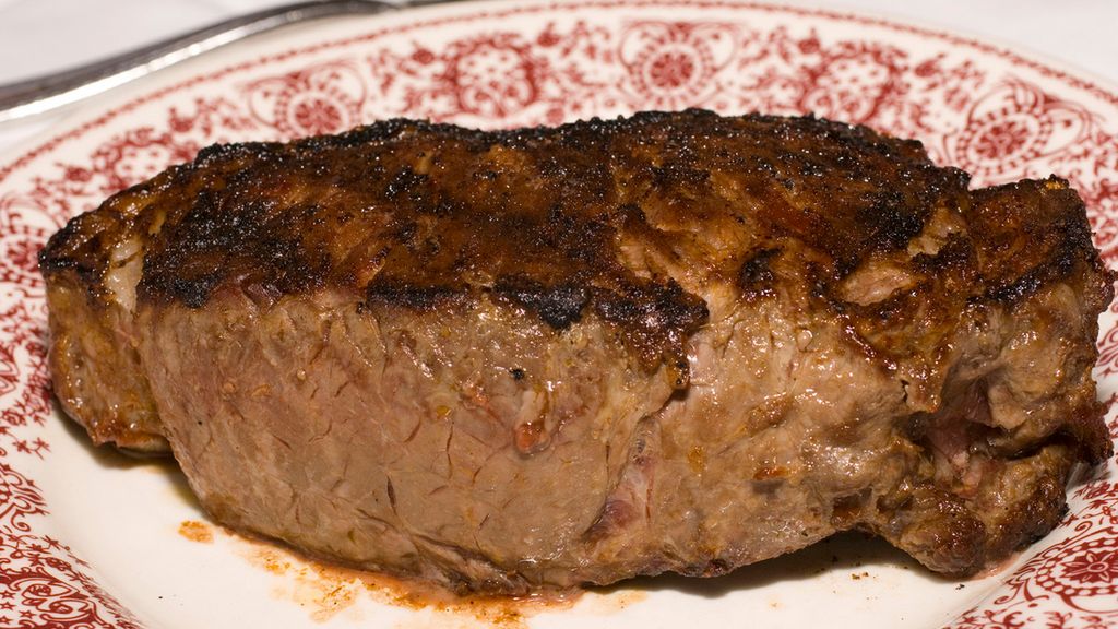 Polędwica wołowa smażona na patelni (steki, mięso i tłuszcz, II klasa mięsa)