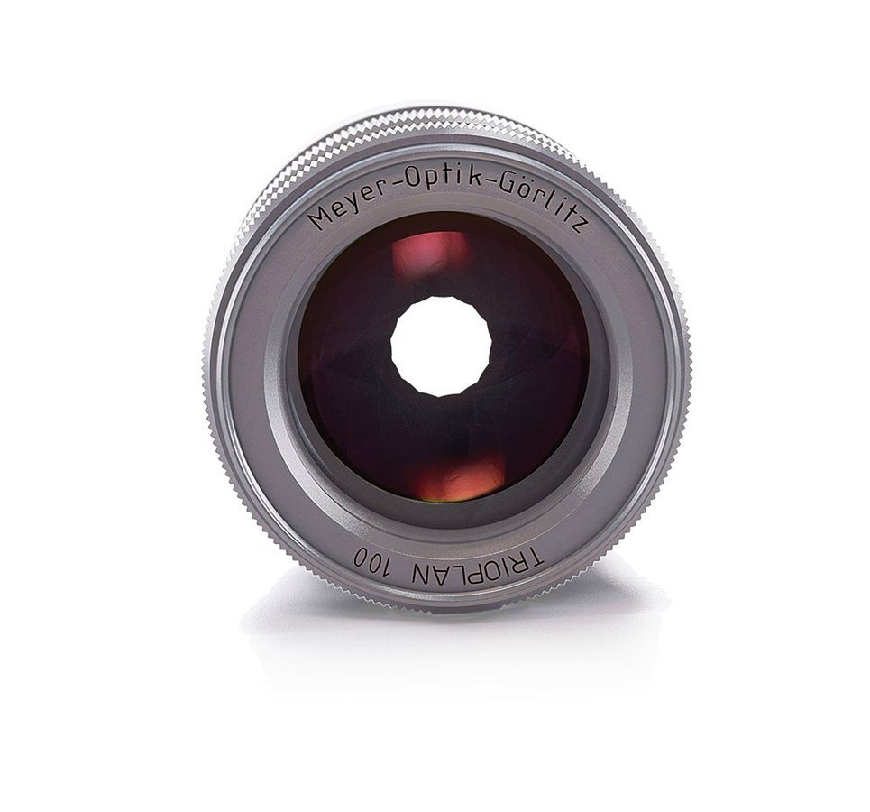 Trochę biżuterii nie zaszkodzi - oto limitowana, złota edycja Trioplan 100mm f/2.8 9