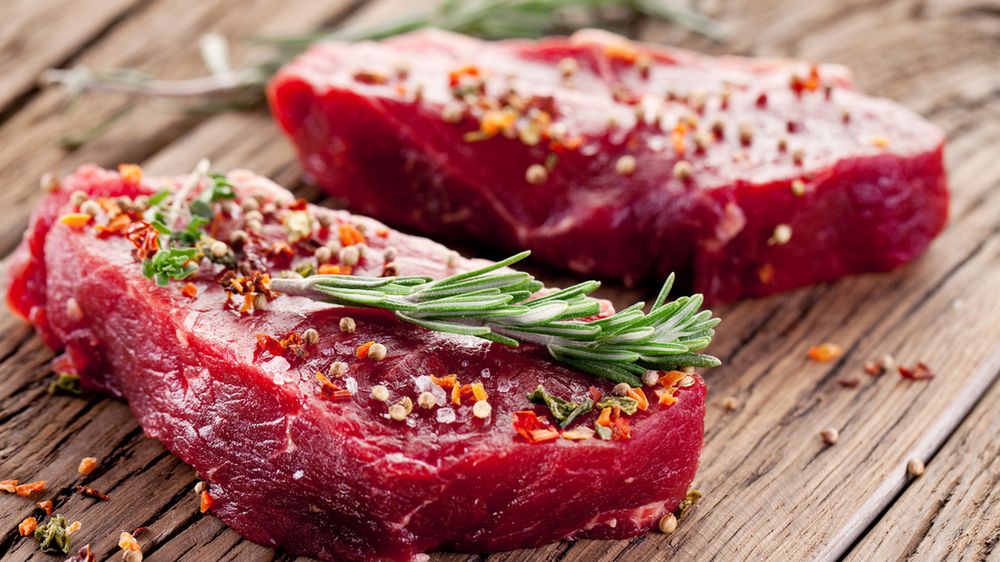 Surowa polędwica wołowa (steki, mięso i tłuszcz, III klasa mięsa)