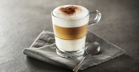 Latte macchiato - kalorie i wartości odżywcze, przepis na domowe latte macchiato