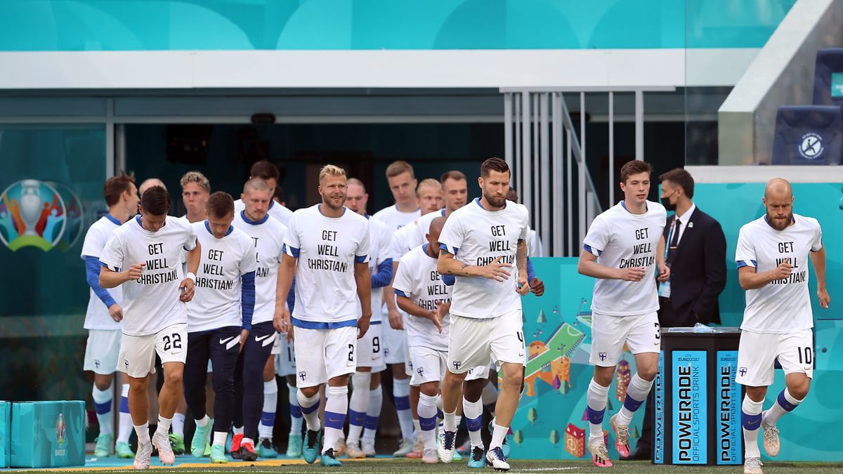 piłkarze reprezentacji Finlandii przed meczem z Rosją na Euro 2020