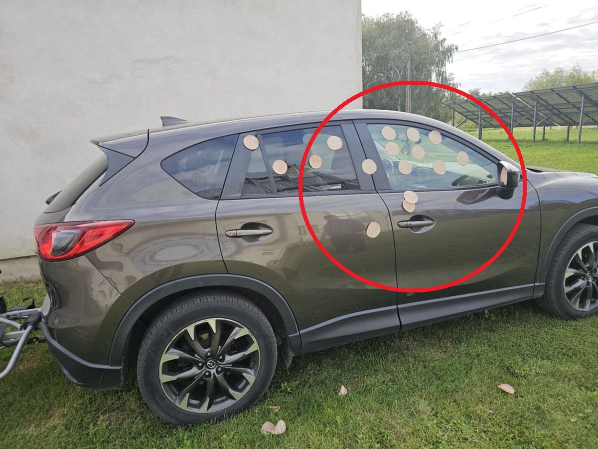 "Nie wiem czy się śmiać, czy płakać". Ksiądz pokazał zdjęcie auta