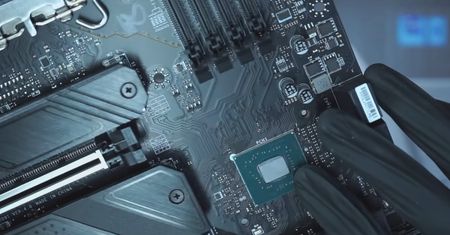 Problemy z płytami głównymi MSI. Producent podał przyczynę [AKT.]