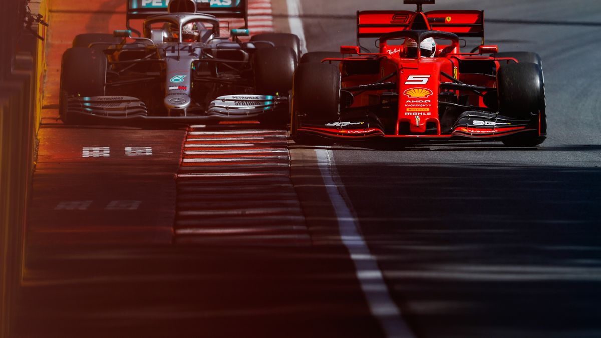 Zdjęcie okładkowe artykułu: Materiały prasowe / Mercedes / Na zdjęciu: moment, w którym Vettel przyblokował Hamiltona