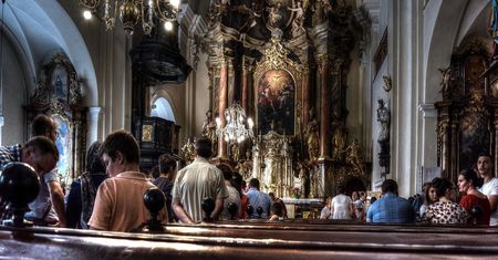 3 maja to nie tylko święto państwowe. Czy trzeba iść do kościoła?