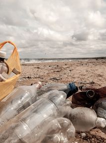 Bulgaria takes a stand against tourists abandoning trash on untouched beaches. Among them are many Romanians