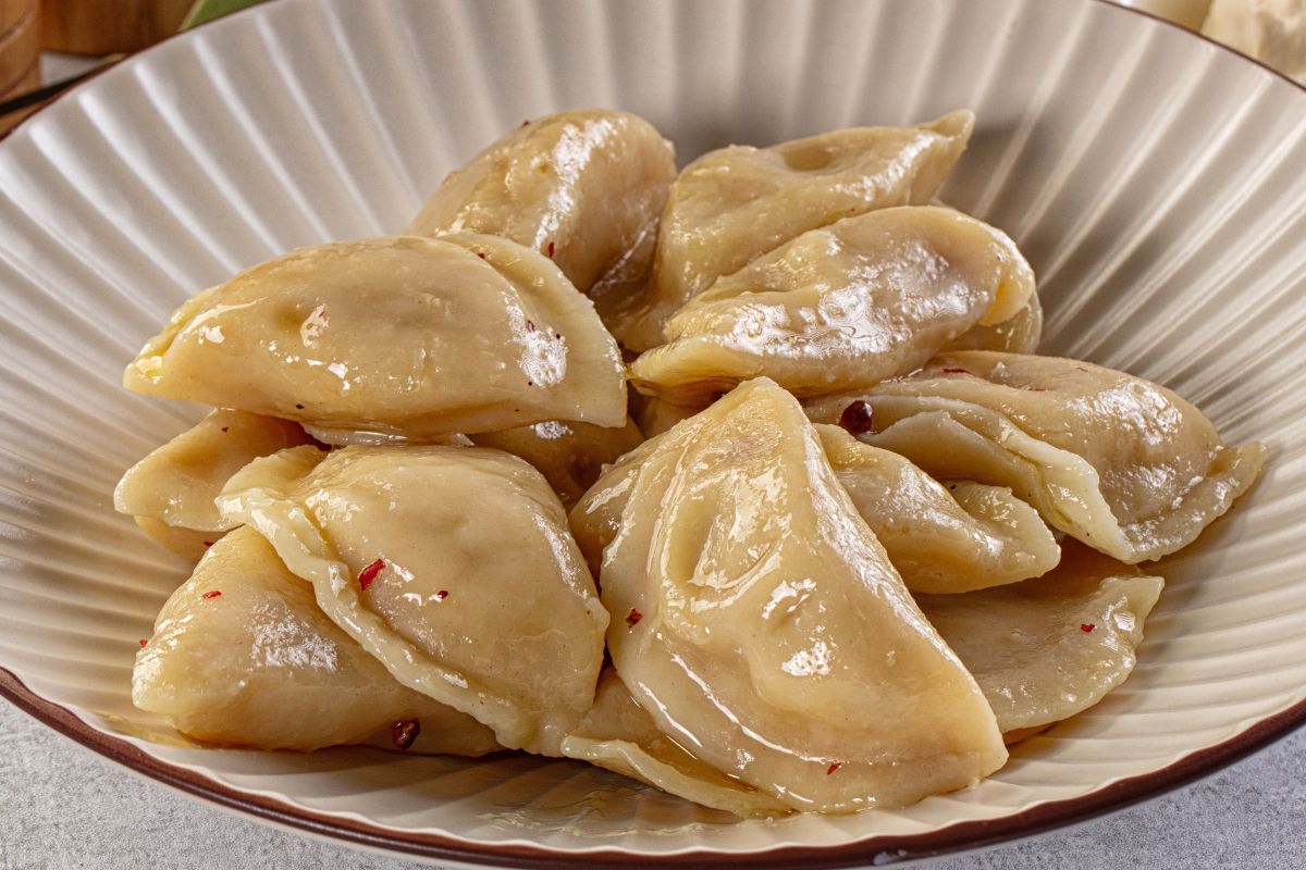 To najlepsza mąka na ciasto do pierogów. Wychodzi delikatne, ale elastyczne i nie rozwala się