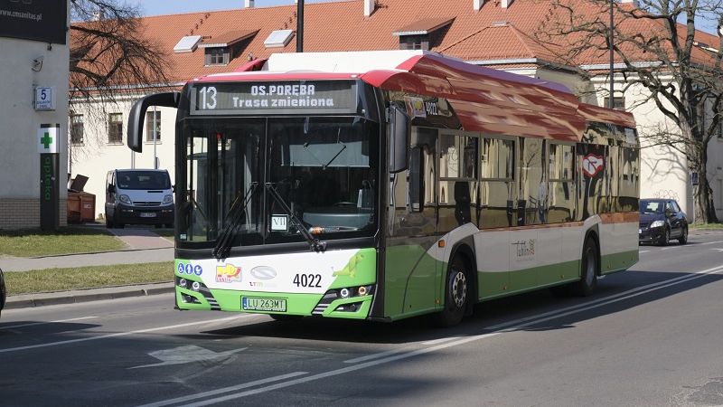 Autobus na linii nr 13
