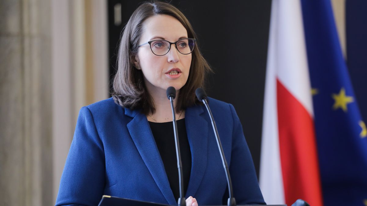 Magdalena Rzeczkowska
Warszawa, 10.03.2023. Minister finans�w Magdalena Rzeczkowska na konferencji prasowej w siedzibie Ministerstwa Finans�w w Warszawie, 10 bm. Spotkanie dot. wynik�w finansowych Grupy Europejskiego Banku Inwestycyjnego w 2022 r. (aldg) PAP/Albert Zawada
Albert Zawada
EBI, finansowe, Grupa Europejskiego Banku Inwestycyjnego, konferencja, Ministerstwo Finans�w, polityk, polityka, wyniki