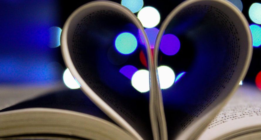 Książki romantyczne idealne do czytania w wolnym czasie