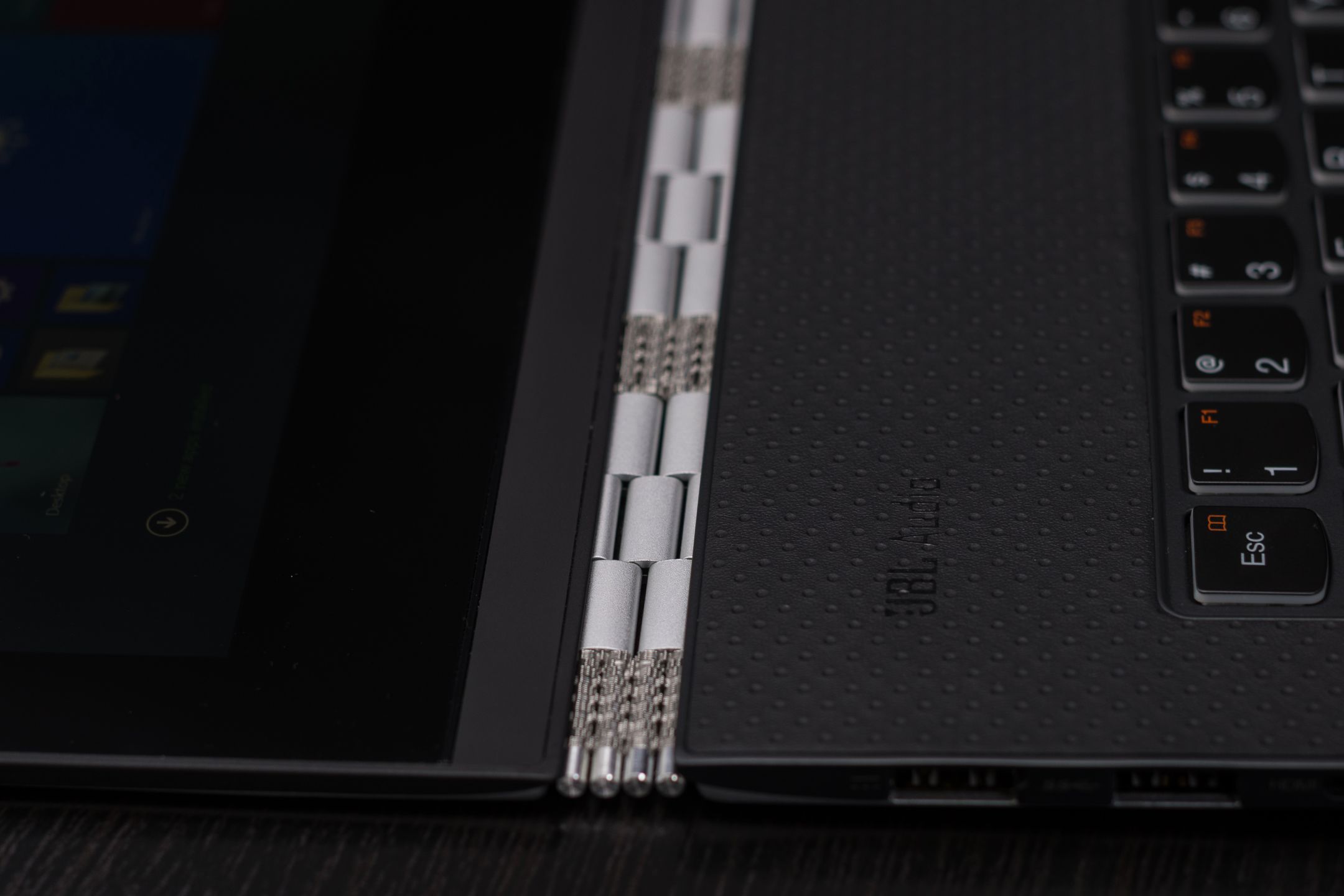 Lenovo Yoga 3 Pro – figury zazdrości jej nawet nowy MacBook 2