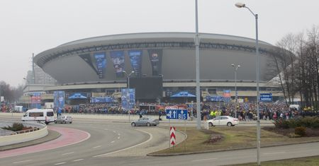 Kolejki jeszcze dłuższe. Będzie kolejny rekord frekwencji? #IEM2016
