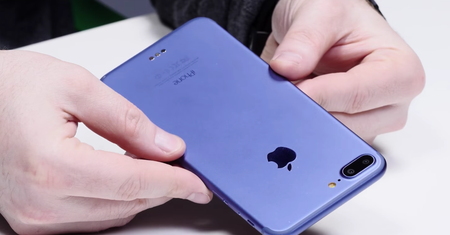 Świat pokocha błękit. Chińczycy sprawdzają, jak by wyglądał niebieski iPhone 7 Plus