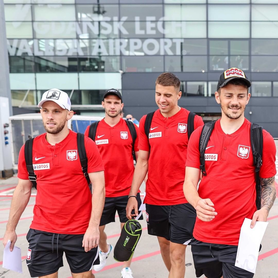 Euro 2020. Reprezentacja w drodze na mecz ze Szwecją