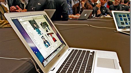 Problemy z matrycą w najnowszych Macbookach Air 1