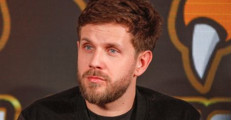 Antek Królikowski opowiada o swej chorobie: "Na scenie SPARALIŻOWAŁO MI PÓŁ TWARZY"