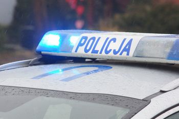 Kalisz: Złodziej był tak pijany, że zasnął z łupem na ulicy