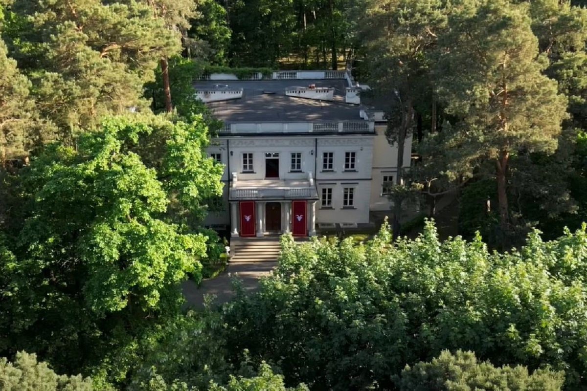 Ambasada GOATS za 15 mln zł