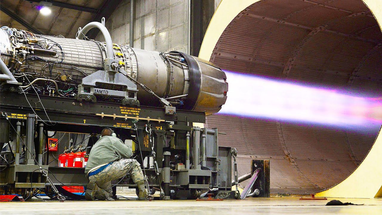 Stacjonarny test dopalacza w silniku F-16