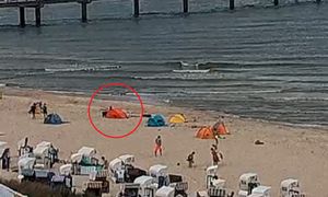 Namioty zamiast parawanów. Tak odpoczywają Niemcy