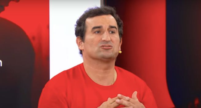 W Kanale Zero program o uzależnieniach. Poprowadzi znany aktor