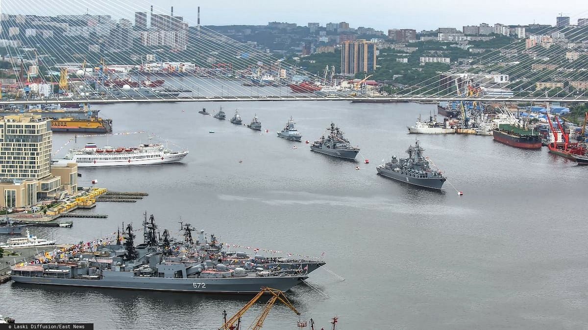 Ukrinform podało, że rosyjskie okręty wojenne zawróciły spod Odessy na Krym
