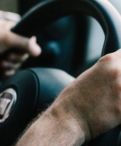 Był pijany, stracił prawo jazdy. Zatrudnił kierowcę z kasy miasta