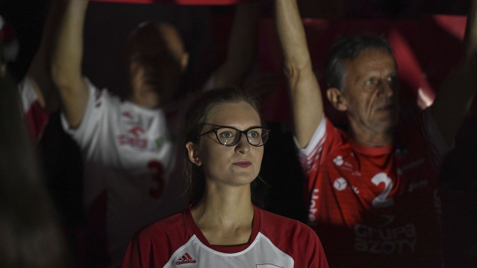 Żona Wilfredo Leona chętnie towarzyszy mu na meczach i innych wydarzeniach sportowych. Opiekuje się nie tylko rodziną, ale również karierą męża. Oto jak wygląda i czym zajmuje się na co dzień.  