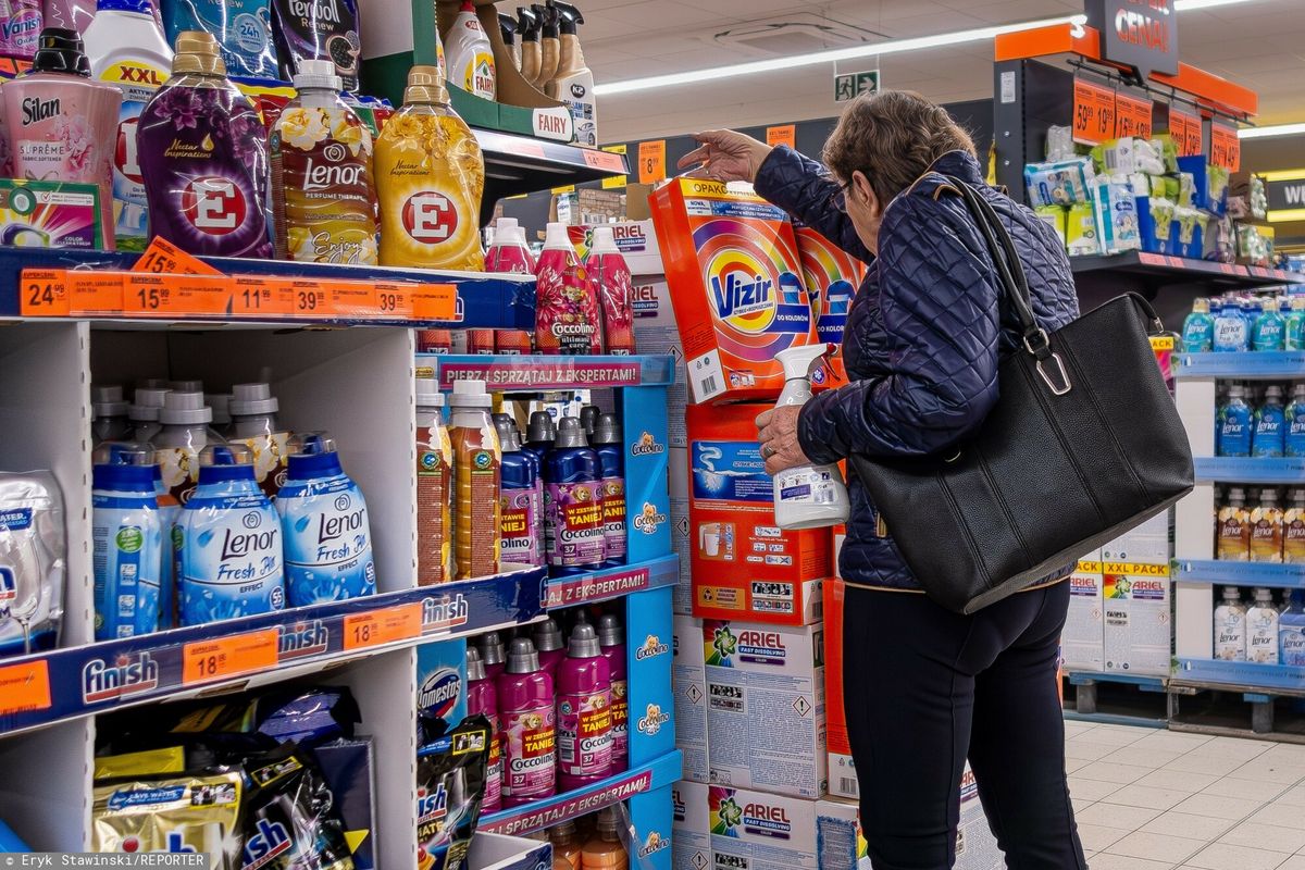 Tormenta tras la votación sobre la prohibición comercial.  «Manos extendidas hasta las rodillas»