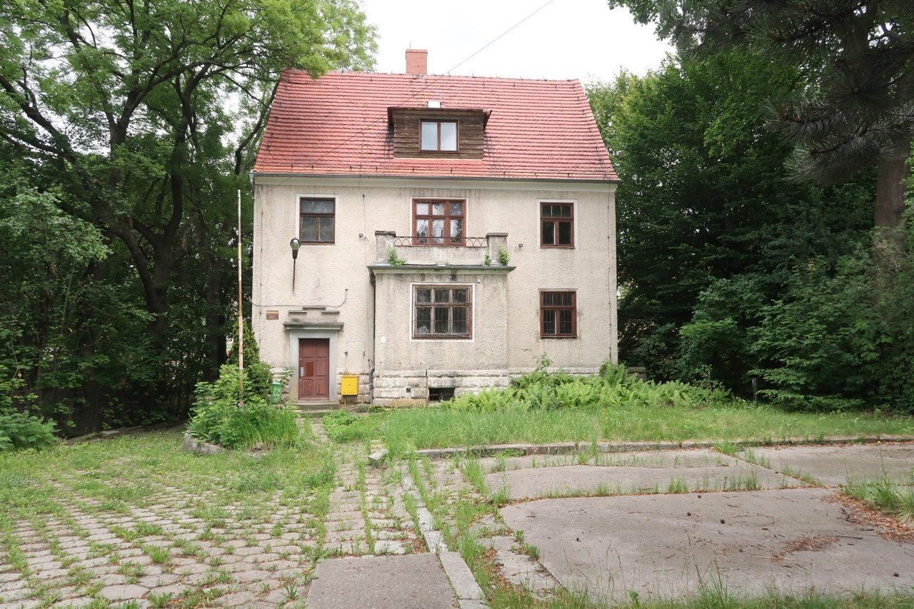 W budynku po komisariacie nr 5 w Wałbrzychu powstanie Biuro Obsługi Klienta MZB