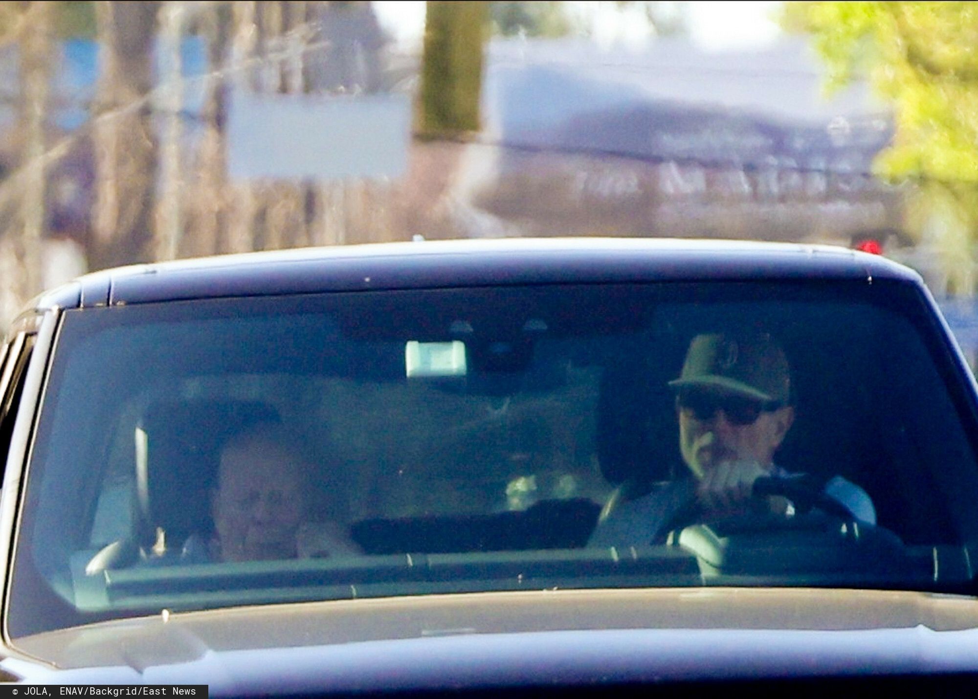 Bruce Willis z kierowcą podczas przejażdżki po Los Angeles