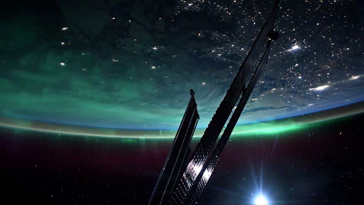 Przepiękna zorza polarna widziana z ISS.