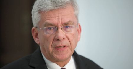 Strajk Kobiet a koronawirus. Stanisław Karczewski: "Protesty były jak COVID-party"