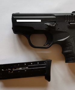 Jastrzębie-Zdrój. Z bronią wybrał się w odwiedziny do sąsiada