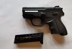 Jastrzębie-Zdrój. Z bronią wybrał się w odwiedziny do sąsiada