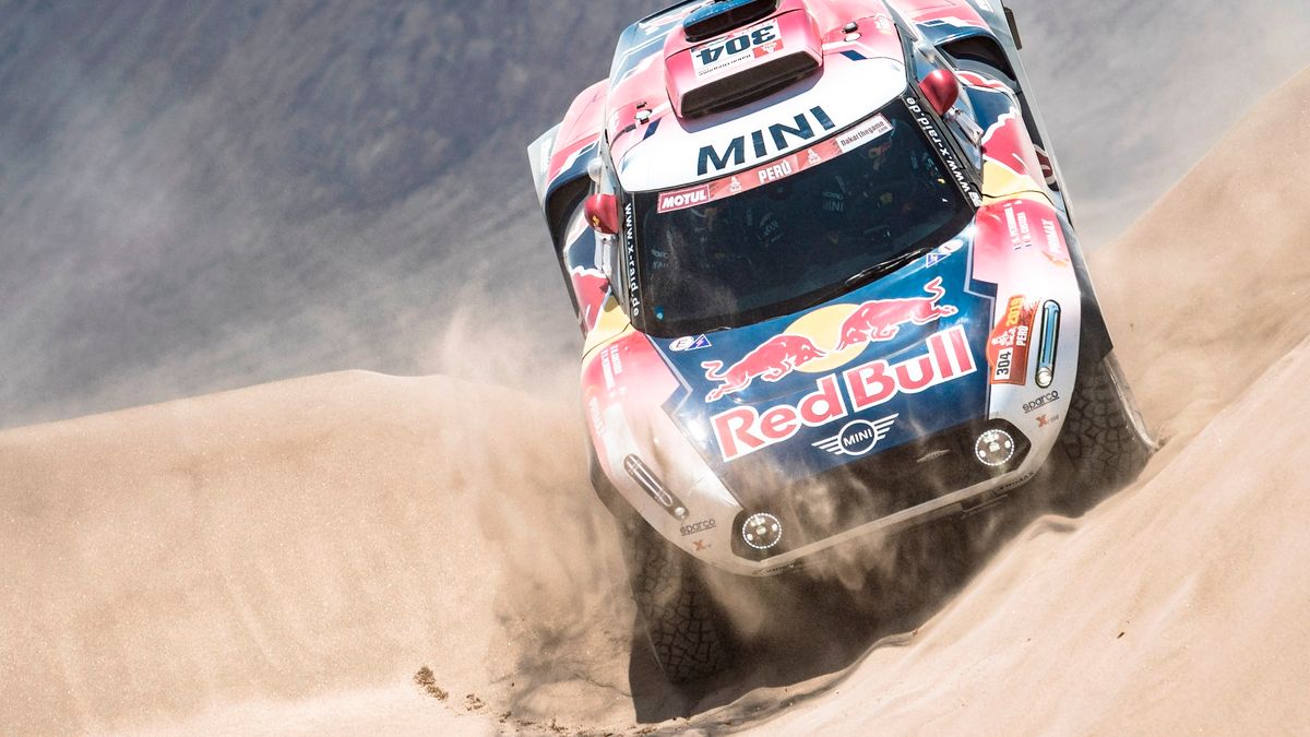 Stéphane Peterhansel łatwo nie odda zwycięstwa w Dakarze. Zwłaszcza swojemu rodakowi Sébastienowi Loebowi.