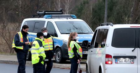 Unijny certyfikat COVID-wy dostępny w Polsce od 1 czerwca. Jednak nie wszystkie kraje UE go honorują