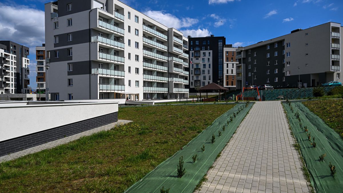 nowe bloki
Rzesz�w, 13.04.2023. Nowe bloki na osiedlu Franciszka Kotuli w Rzeszowie, 13 bm. (dd/awol) PAP/Darek Delmanowicz
Darek Delmanowicz
architektura, blok, bloki, cztery k�ty, ilustracja, ilustracje, kredyt, kupno, m, mieszkania, mieszkanie, mieszkaniowy, podwy�ki, rynek, sprzeda�, w�asne m, zamiana, budownictwo, mieszkaniowe, osiedle