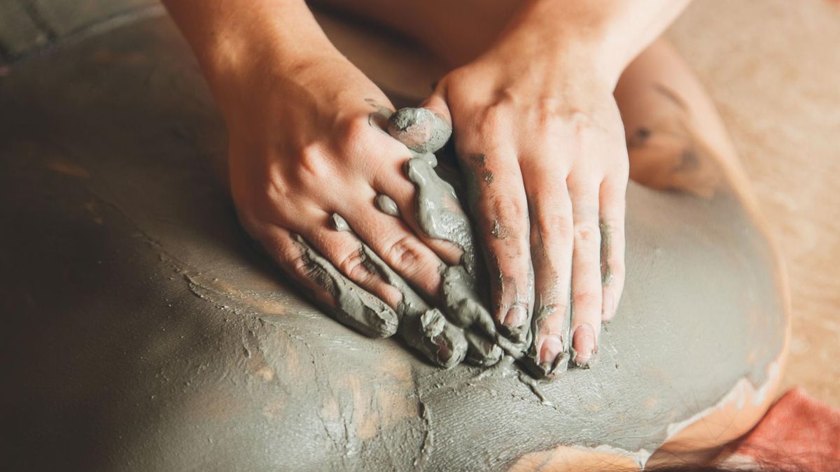Kąpiel błotna polega na silnym przegrzaniu tkanek, nieodczuwalnym przez zmysły organizmu.