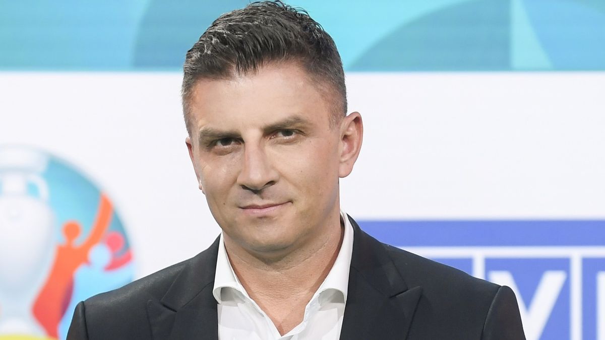 Mateusz Borek reklamuje wódkę