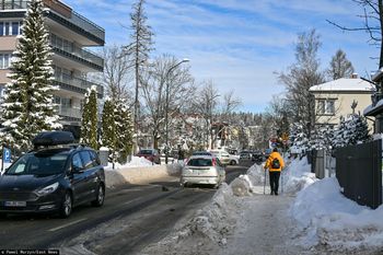 Narty są dla Polaków za drogie? Na Podhalu kryzys. Zamykają pensjonaty
